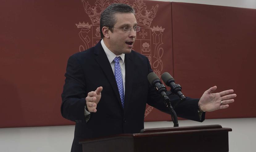 “Los políticos que dicen que pueden resolver el problema con meros ajustes fiscales, con simplismos, están mintiéndole al País. Son mentiras agradables", señaló García Padilla.