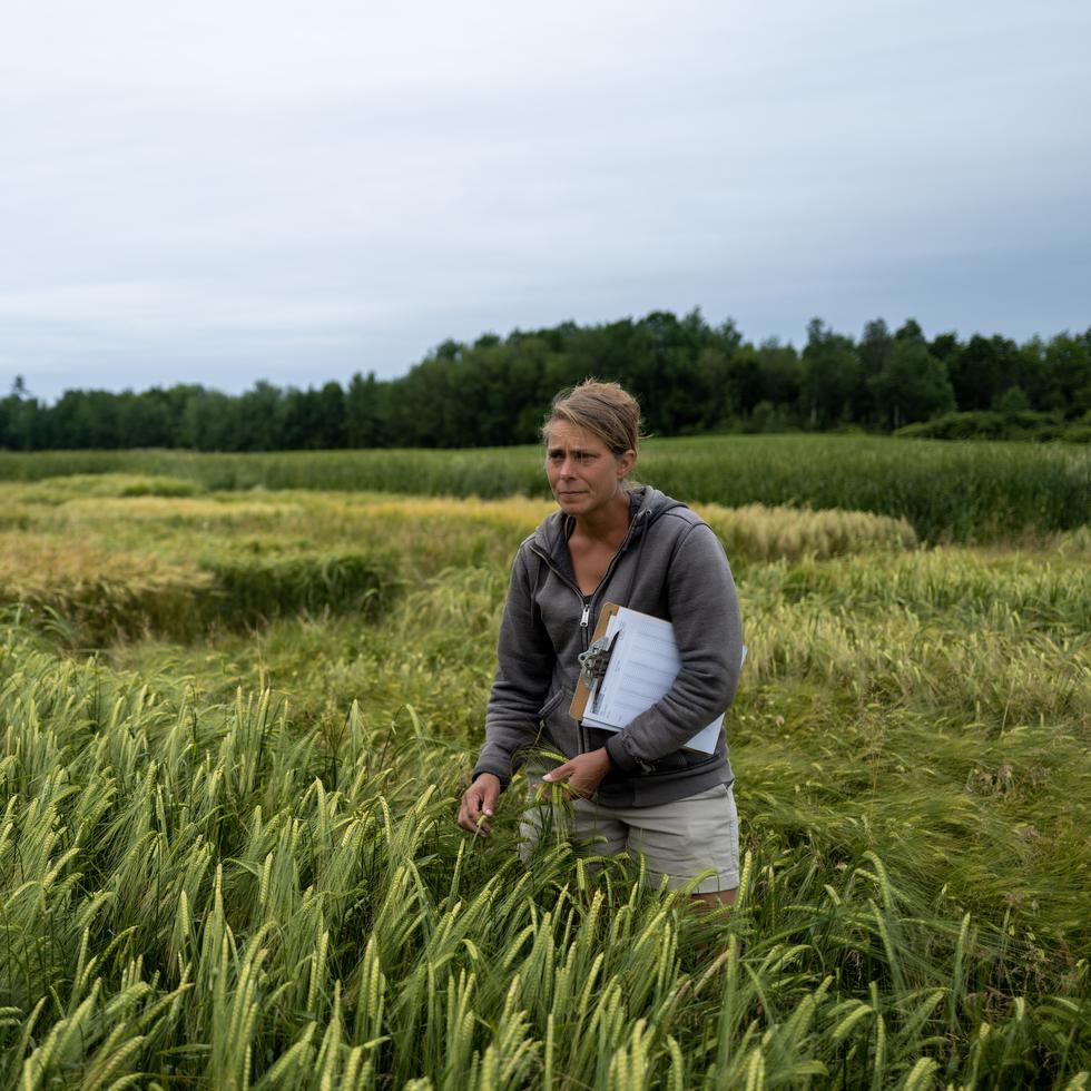 De 2020 a 2022, el fotógrafo Juan Carlos González documentó las vidas de varias mujeres dedicadas a la agricultura en el estado de Vermont.