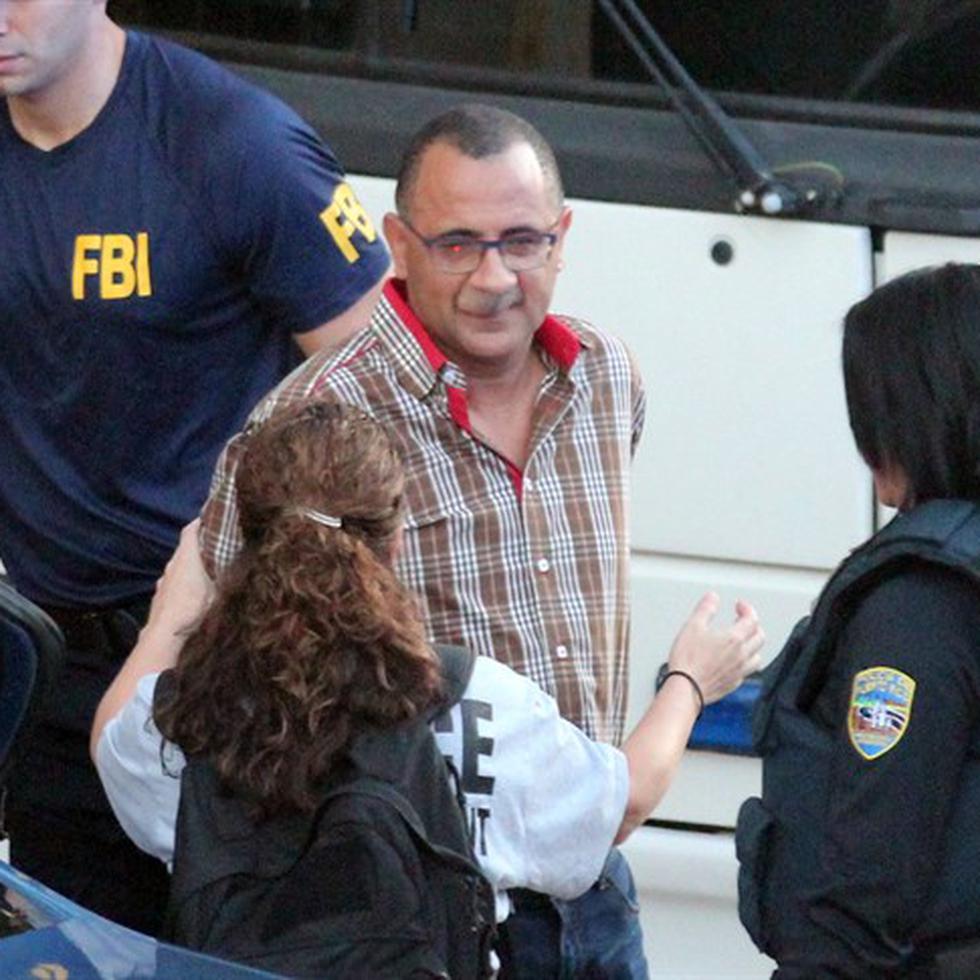 El exalcalde de Yauco Abel Nazario Quiñones y otras siete personas fueron acusadas por un gran jurado federal, que emitió órdenes de arresto que fueron ejecutadas por el Negociado Federal de Investigaciones (FBI, por sus siglas en inglés) el 6 de noviembre de 2019.