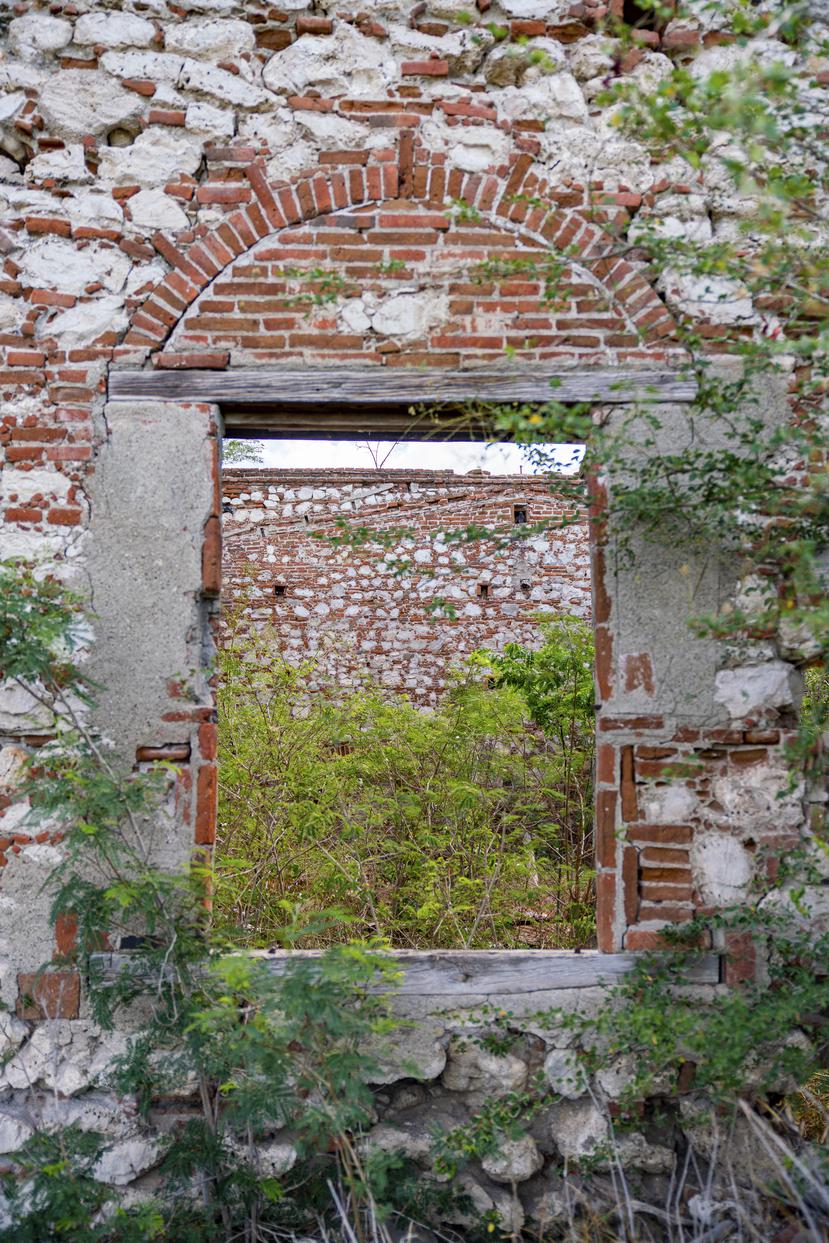 SOMOS Santa Isabel: Detalle de antiguas ruinas de una hacienda en Juramo Farms.
GFR Media
Isabel Ferré Sadurní Photography