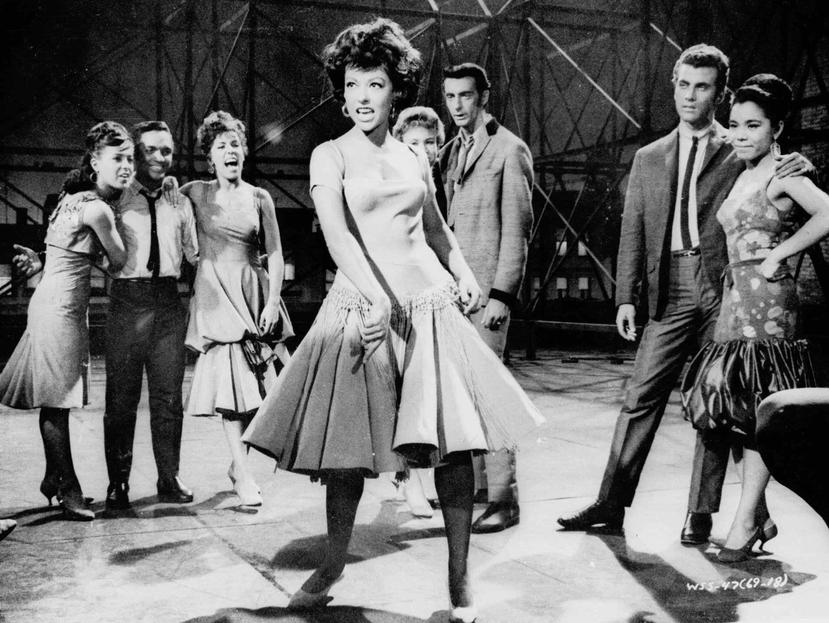 Rita Moreno, al centro, en la versión original de la obra. (GFR Media)