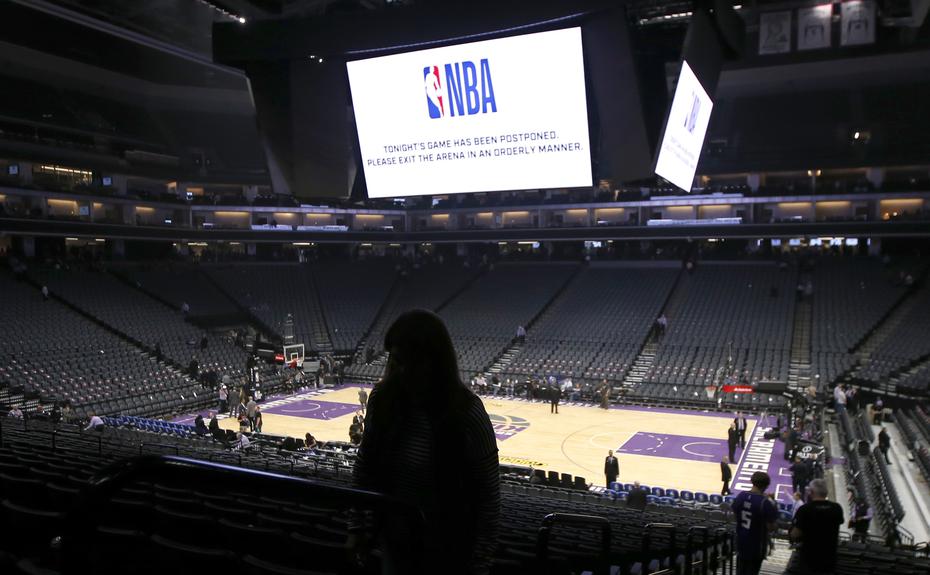 El 11 de marzo de 2020 la NBA suspendió el partido entre los Pelicans de Nueva Orleans y los Kings de Sacramento de último momento ante el brote de coronavirus, en Sacramento, California.