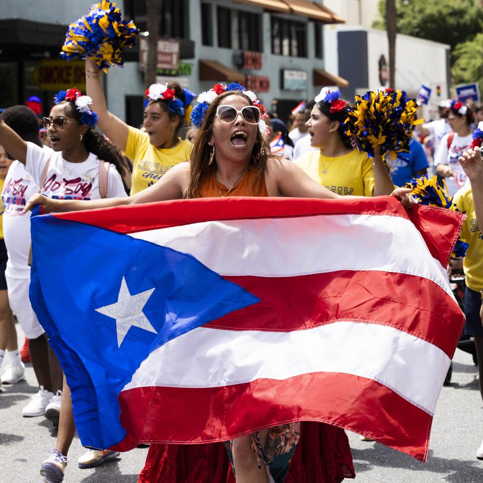 El Desfile 2024 recorrió el centro de Orlando y, luego, dio paso a un Festival Puertorriqueño con grupos musicales y artistas.
