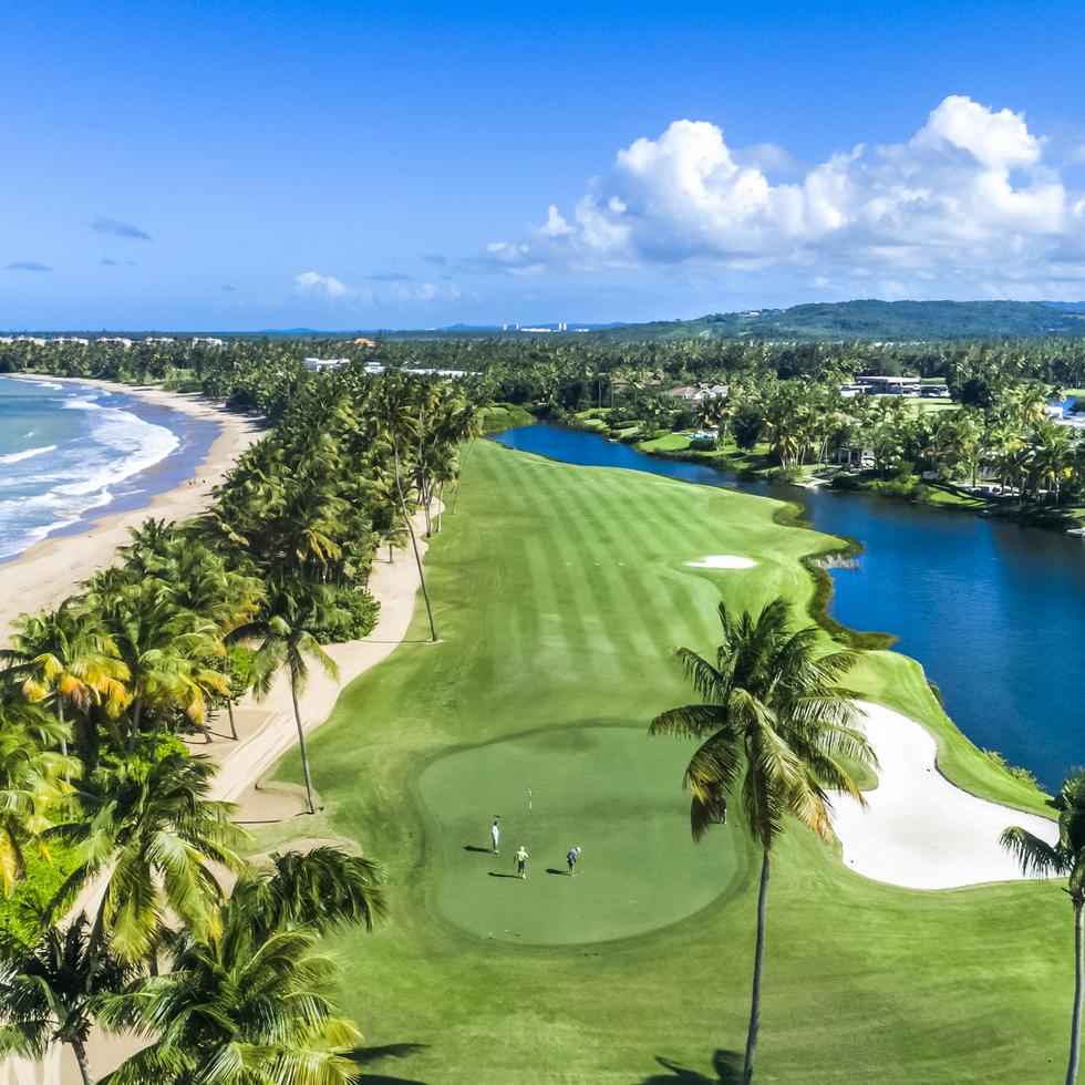 En una foto de archivo, el campo de golf de The St. Regis Bahía Beach Resort & Golf Club, en Río Grande.