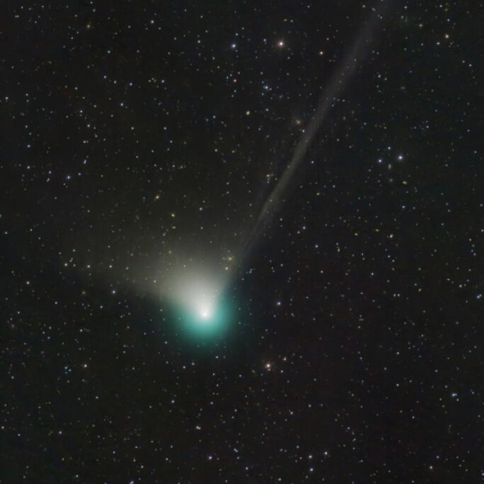 Foto proporcionada por Dan Bartlett que muestra el cometa C/2022 E3 (ZTF) el 19 de diciembre de 2022. Según la NASA, visitó por última vez durante la época de los neandertales.