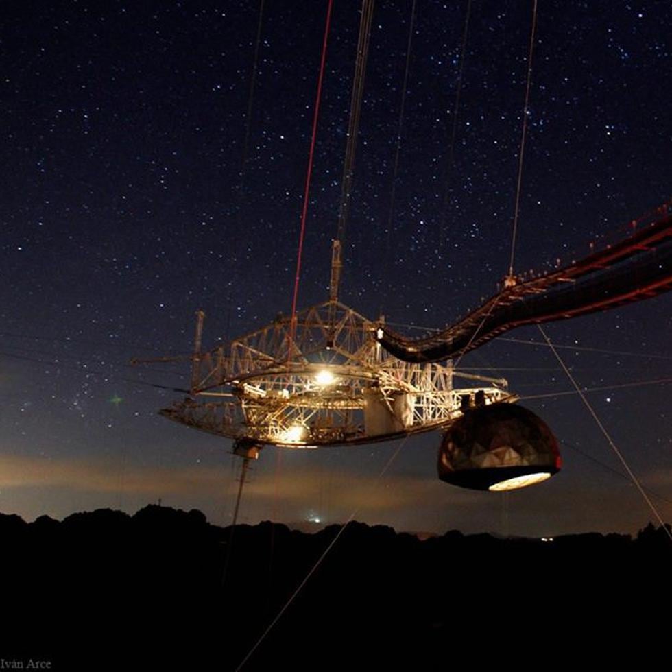 El antiguo radiotelescopio de Arecibo, que colapsó en diciembre de 2020.