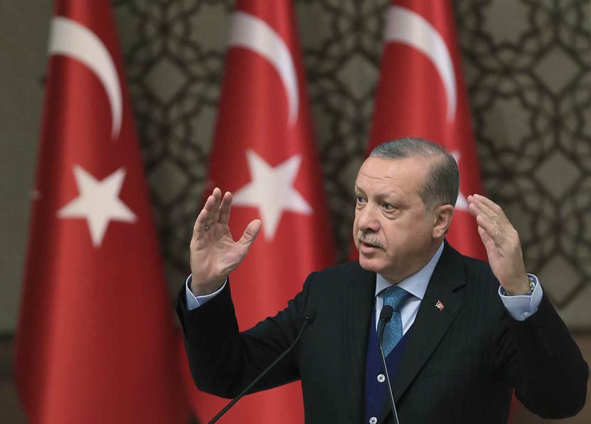 El presidente de Turquía, Recep Tayyip Erdogan, hace gestos mientras ofrece un discurso en un acto en Ankara, Turquía. (AP)