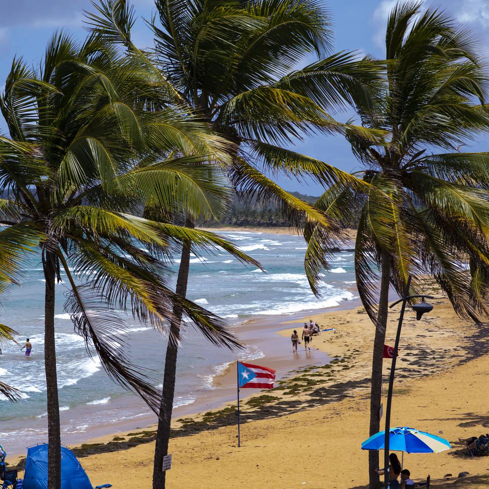 Puerto Rico se beneficia de la brisa constante de los vientos alisios, que no permiten que se acumulen emisiones por mucho tiempo.