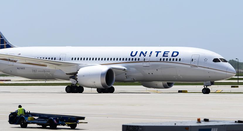 Vista de un modelo Boeing 787 Dreamliner operado por la aerolínea United Airlines. (Agencia EFE)