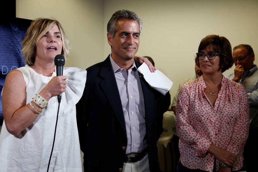De izquierda a derecha, María Luisa Ferré Rangel, Luis Alberto Ferré Rangel, María Eugenia Ferré Rangel durante el anuncio a la redacción.