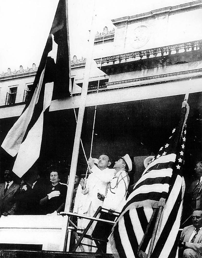 El Estado Libre Asociado (ELA) se adoptó el 25 de julio de 1952 bajo la dirección del gobernador Luis Muñoz Marín. Hoy el ELA cumple 65 años de inaugurado,  exactamente 54 años después de la invasión norteamericana.