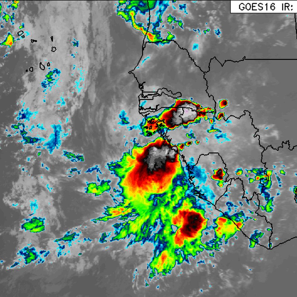 Imagen infrarroja del satélite GOES-16 que muestra una onda tropical sobre la costa oeste de África que podría convertirse en depresión tropical la próxima semana. Tomada en la mañana del 1 de septiembre de 2023.