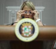 La gobernadora Wanda Vázquez durante la conferencia de prensa en la que explica por qué despidió a la exsecretaria de Justicia Denisse Quiñones Longo.