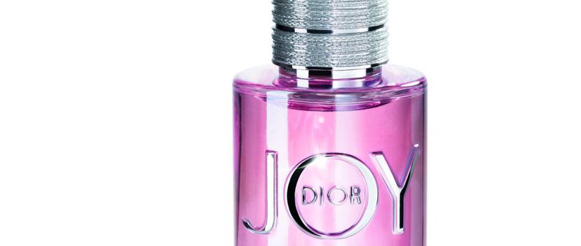 El frasco, con el Joy grabado desde el cristal, tiene la estrella de 5 puntas -uno de los talismanes del mismísimo Christian Dior- y un tapón rodeado de hilos, en un guiño a la casa de alta costura. (Foto: Suministrada)