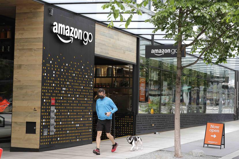 El gigante de comercio electrónico Amazon anunció esta semana la contratación de 175,000 empleados ante el auge de la actividad. (AP / Ted S. Warren)