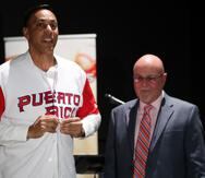 Juan "Igor" González, dirigente de la selección de Puerto Rico, junto a José Quiles, presidente de la Federación de Béisbol de Puerto Rico.