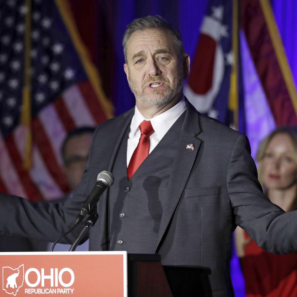 El procurador de Ohio, Dave Yost, habla en un acto del Partido Republicano en Columbus, Ohio.