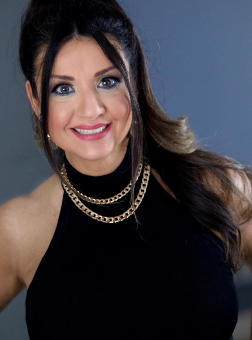 La soprano puertorriqueña Hilda Ramos grabó el tema navideño "Noche de paz", junto con los cantantes Ana Isabelle y Rafael Dávila, entre otros colaboradores.