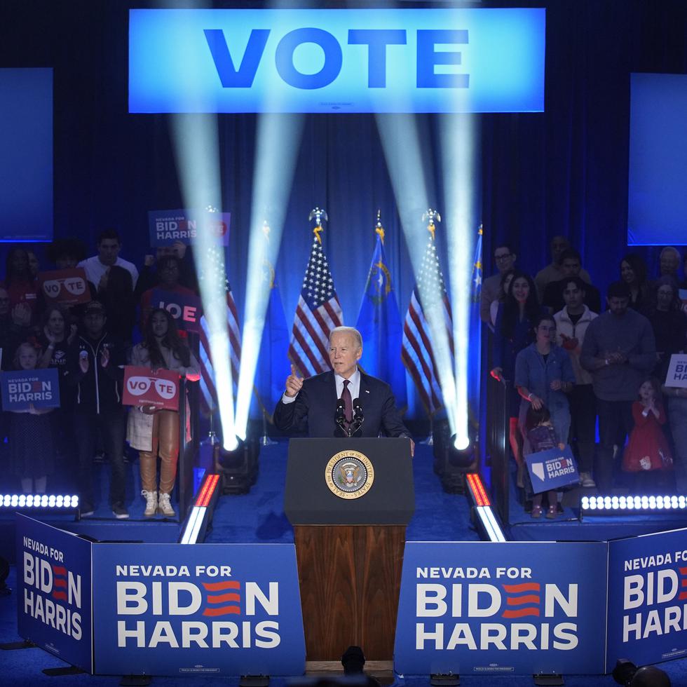 El presidente de Estados Unidos, Joe Biden, habla en un acto de campaña el domingo 4 de febrero de 2024 en el norte de Las Vegas, Nevada. (AP Foto/John Locher)
