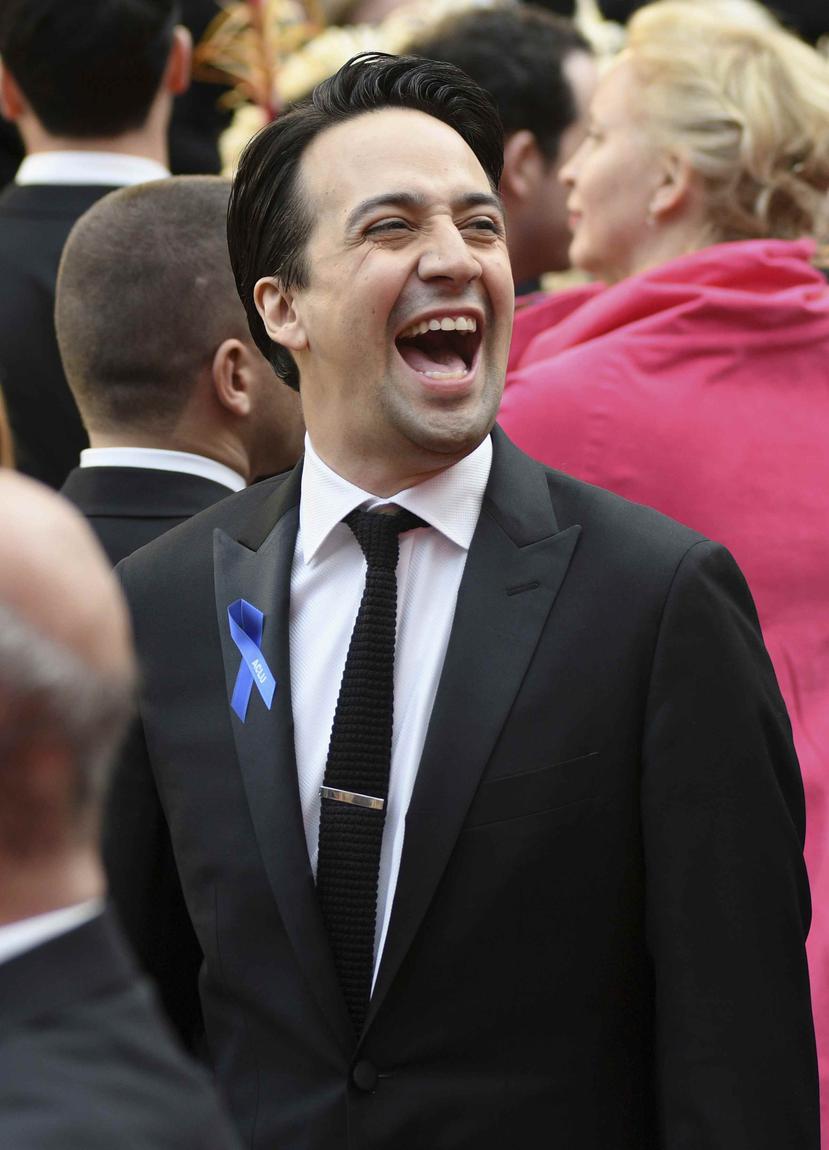 Lin-Manuel Miranda a su llegada a los premios Oscar. (AP / Al Powers / Invision)