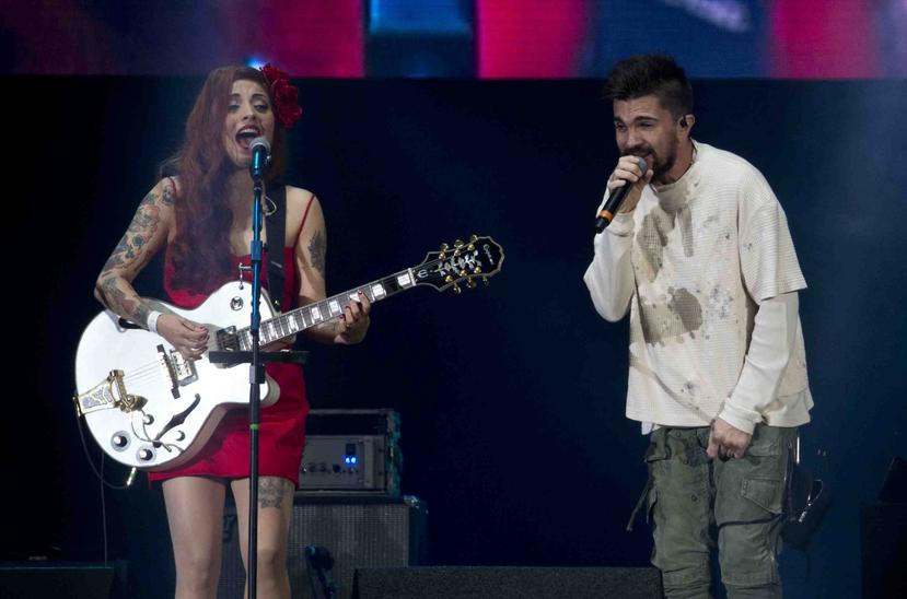 Juanes y Mon Laferte están dentro de los artistas confirmados cantar en los Grammy Latino. (AP)