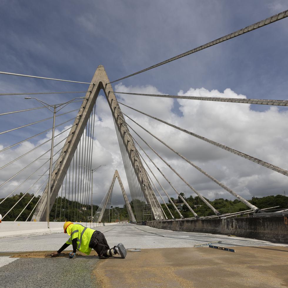 El puente fue clausurado, el 30 de enero, para los trabajos de reparación, lo que afectó a miles de residentes en Naranjito, Barranquitas, Comerío, Morovis y Toa Alta, que transitan con frecuencia por la estructura.