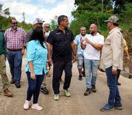 El gobernador, Pedro Pierluisi en su visita al municipio de Yauco este lunes.