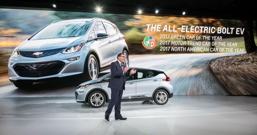 Alan Batey, presidente de General Motors en Norteamérica, celebró el premio al Chevrolet Bolt EV.