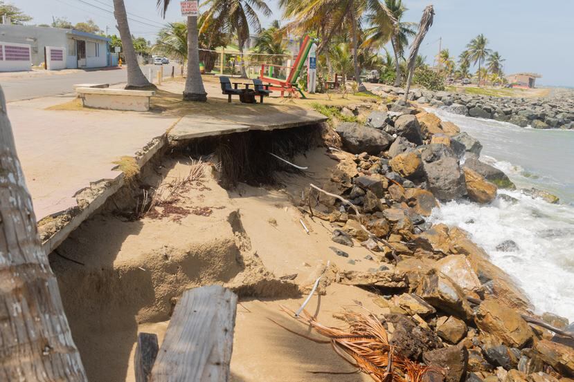 La alcaldesa de Loíza, Julia Nazario, indicó que unas 14 comunidades sufren el impacto directo de la erosión costera, entre ellas, las Parcelas Suárez (en la foto).