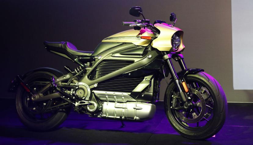 La motora eléctrica LiveWire de Harley-Davidson es mostrada en la conferencia de prensa de Panasonic en la feria tecnológica CES 2019. (AP)