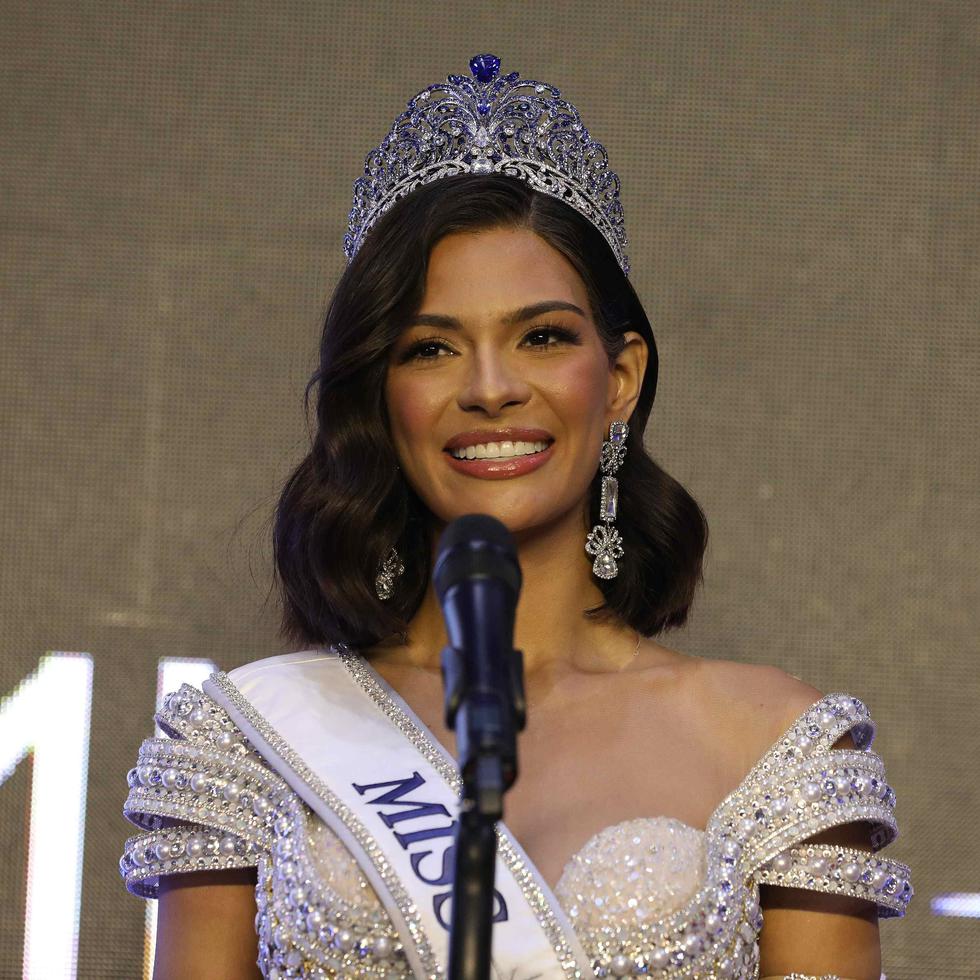 Dueña de Miss Universo informa que la familia de Sheynnis Palacios salió de Nicaragua