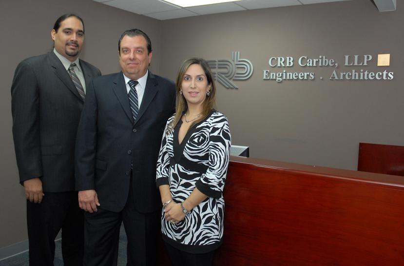 Socios miembros de la Junta de Directores de CRB Caribe, de izquierda a derecha, los ingenieros Jose Sánchez, Thomas Forester y Rosa Pérez.