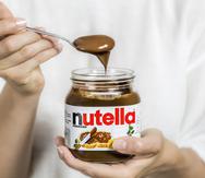 Fue Pietro Ferrero , un italiano, dueño de una pastelería en el pueblo de Alba, Piamonte , quien creó la Nutella.