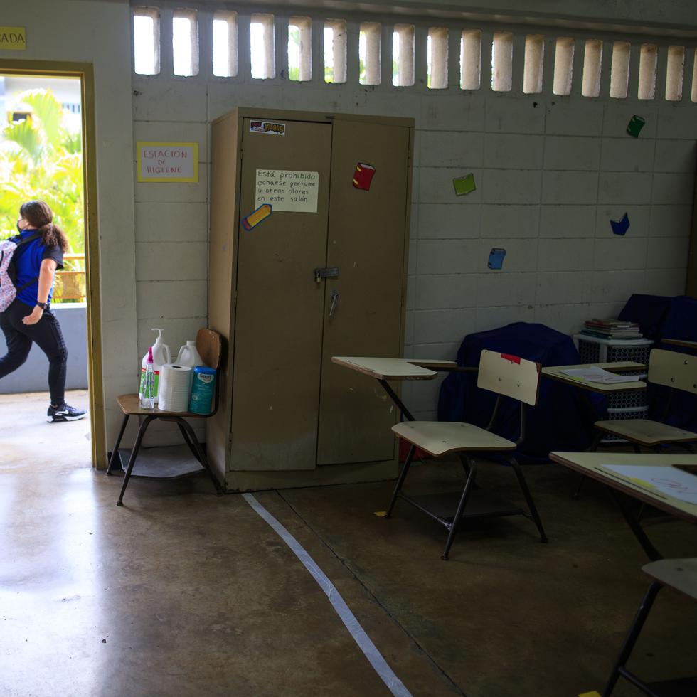 Las clases presenciales comenzaron en la escuela Juan B. Miranda, en Guaynabo, a pesar de los problemas de infraestructura por la falta de mantenimiento de la Autoridad de Edificios Públicos.