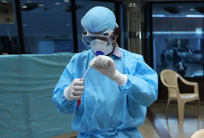 La Organización Mundial de la Salud, dirigida por Tedros Adhanom Ghebreyesus, advirtió a principios de año que los países no se deben precipitar aún con la eliminación de restricciones para el control de la pandemia de COVID-19. (Agencia EFE)