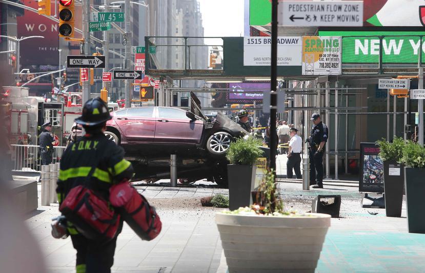 Así quedó el auto que impactó una multitud en Times Square. (EFE)