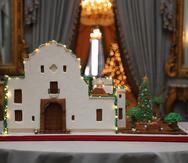 La confección de la réplica de la Iglesia San José le tomó seis semanas al grupo de creativos del recinto de Carolina de la Universidad Ana G. Méndez.