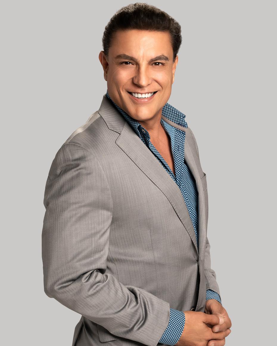 Osvaldo Ríos - Actor y cantante puertorriqueño, conocido por sus papeles en telenovelas como "Kassandra", "La viuda de negro" y "Abrázame muy fuerte". (Telemundo)
