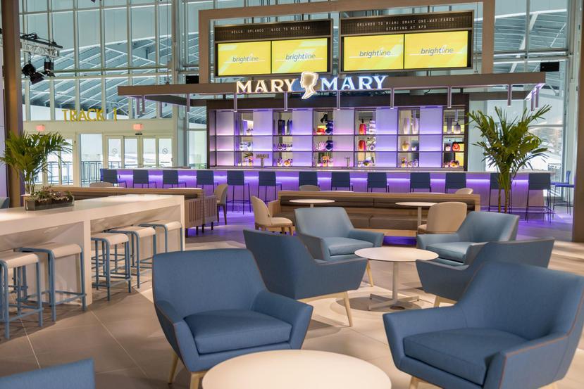 Los pasajeros podrán disfrutar de cócteles y aperitivos en el Mary Mary Bar, que tiene vistas panorámicas al área de llegada y salida del tren.