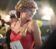 La actriz Emma Corrin interpreta a la Princesa Diana en la cuarta temporada de la serie "The Crown".