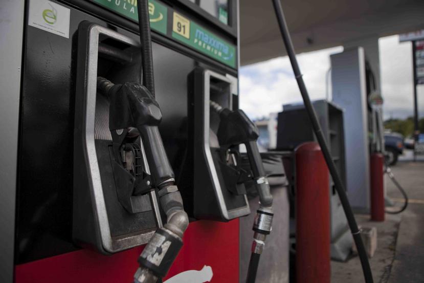 Los aumentos al impuesto al petróleo, conocido como la “crudita”, hacen que el combustible cueste ocho centavos más por litro. (Archivo / GFR Media)