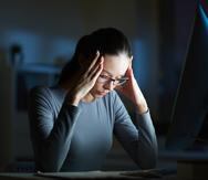 El estrés es la respuesta física o mental a una causa externa, como tener mucho trabajo o sufrir de alguna enfermedad.