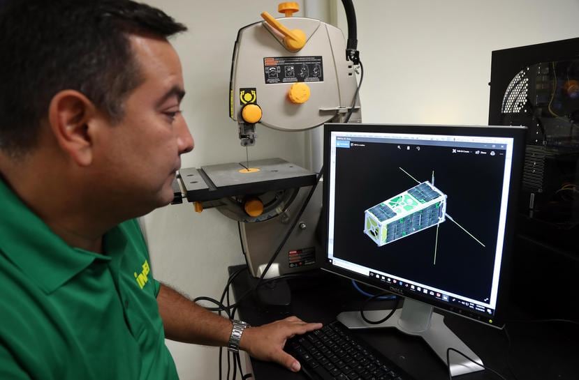 El profesor Amílcar Rincón Charris, del Departamento de Ingeniería Mecánica de la Universidad Interamericana en Bayamón, dirige el proyecto Puerto Rico CubeSat NanoRocks-2.