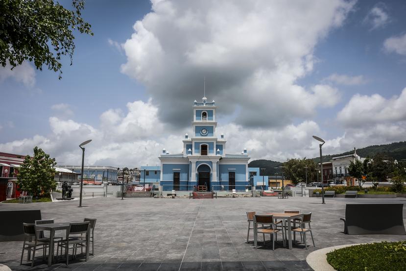 Vistazo a la Plaza Pública Ramón Frade León y la Parroquia Nuestra Señora de la Asunción.