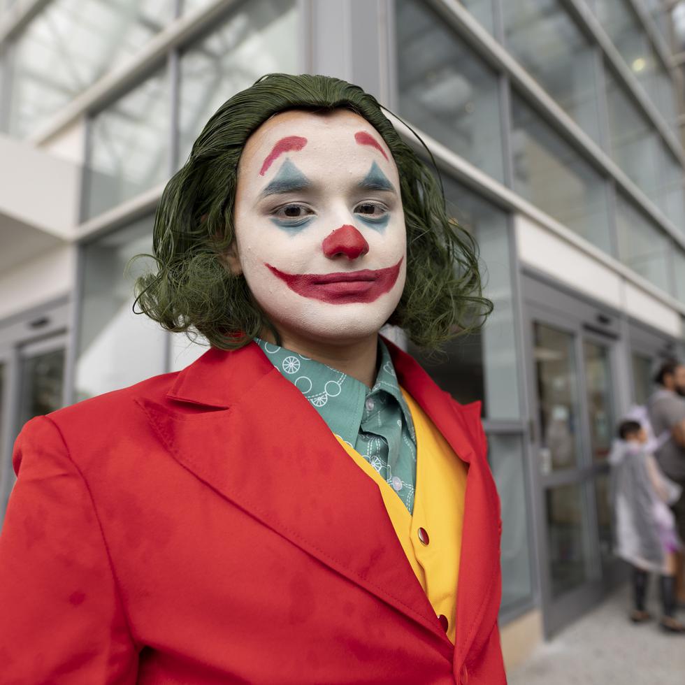 En este tipo de eventos, la creatividad y el amor de las personas por los cómics, series y películas queda plasmado en los disfraces que usan. William Sánchez llegó vestido de la versión de "Joker" interpretada por Joaquin Phoenix.