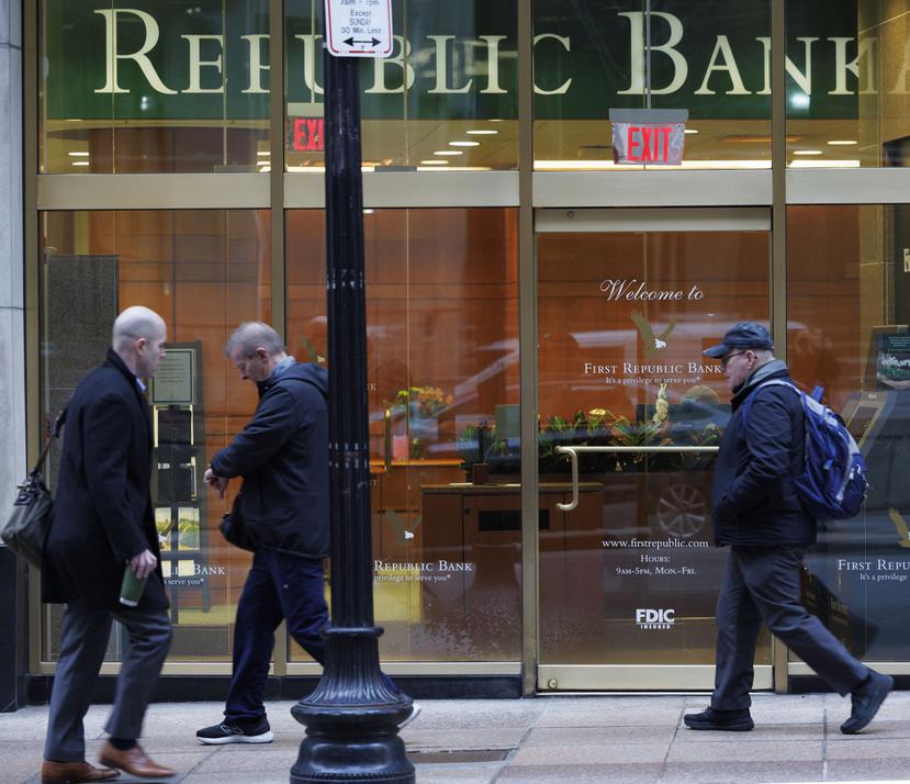 Las dudas en torno a First Republic, que se encuentra entre los 15 mayores bancos estadounidenses, también han afectado a los grandes bancos y entre ellos, los que ayer acudieron a su rescate.