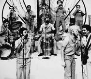 De acuerdo con la Fundación Nacional para la Cultura Popular, Johnny Vázquez fue “el cantante más fiel e identificado con el sonido que implantó hace ya cuatro décadas y media” en la agrupación de Bobby Valentín tras su incorporación en 1975.
