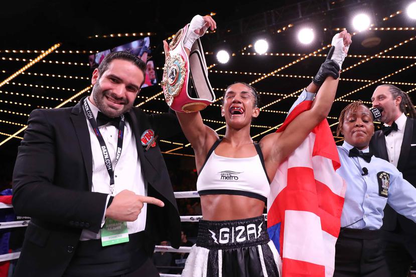La boricua Amanda Serrano se coronó campeona de las 115 libras de la OMB, luego de hacer su última pelea en las 140 libras en septiembre de 2018. (Suminstrada)