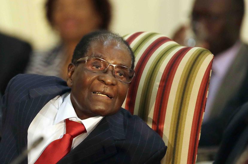 Mugabe, de 93 años, es el jefe de estado más anciano del mundo. (AP)