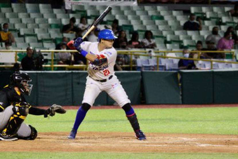 Roy Morales, de los Cangrejeros de Santurce, está de líder de los bateadores de la liga con promedio de .563.